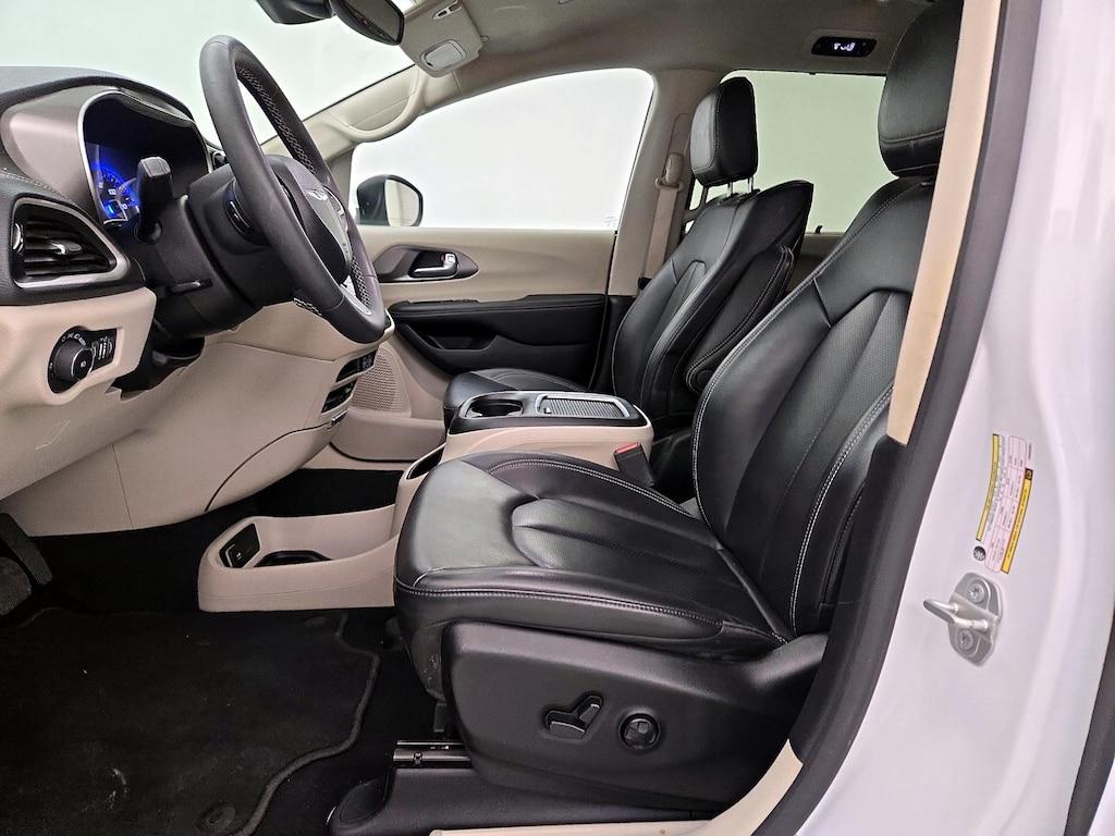 used 2023 Chrysler Pacifica car, priced at $34,998