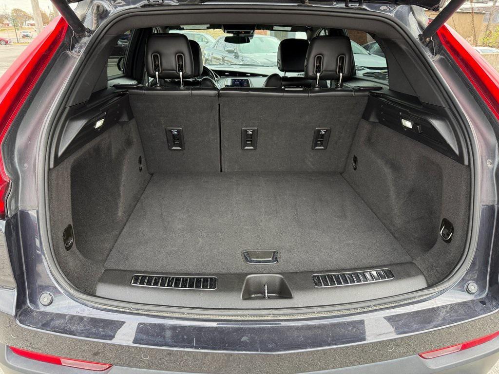 used 2023 Cadillac XT4 car, priced at $21,999