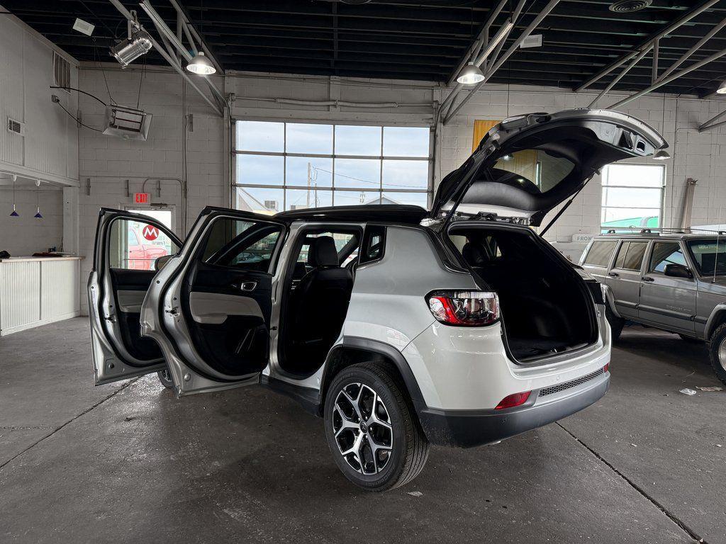 new 2025 Jeep Compass car, priced at $29,488