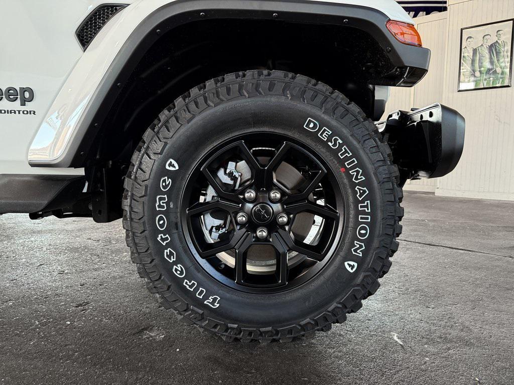 new 2025 Jeep Gladiator car, priced at $41,860