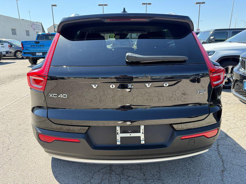 used 2022 Volvo XC40 car, priced at $21,099
