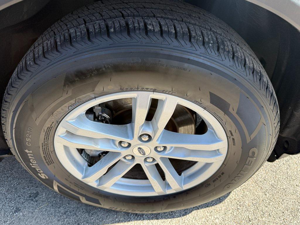 used 2024 Ford Explorer car, priced at $24,999