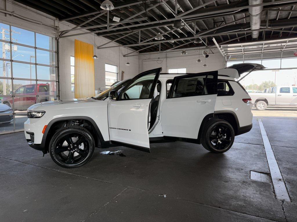 new 2025 Jeep Grand Cherokee L car, priced at $40,998