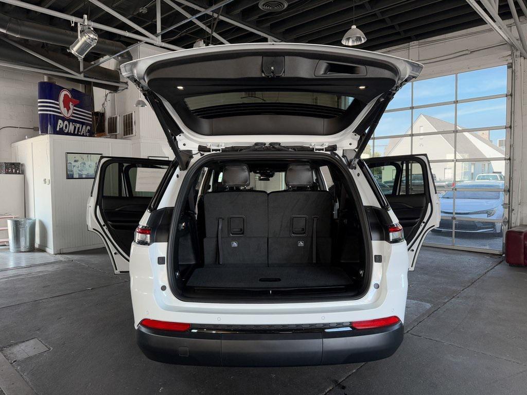 new 2025 Jeep Grand Cherokee L car, priced at $40,998
