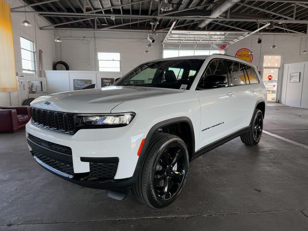 new 2025 Jeep Grand Cherokee L car, priced at $40,998