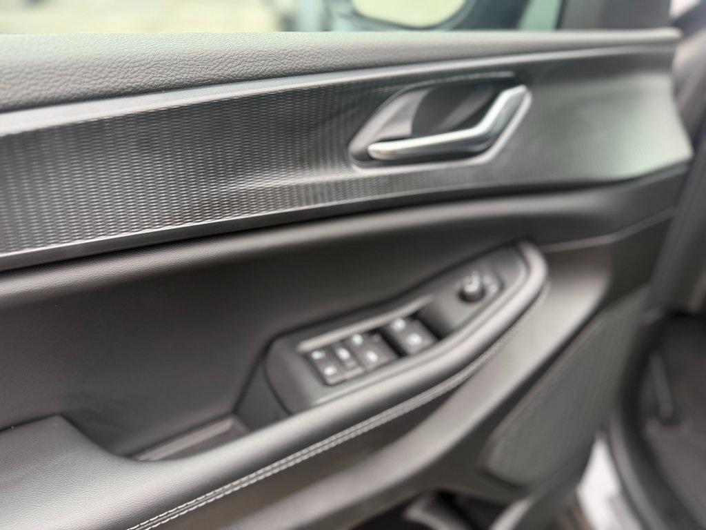 new 2025 Jeep Grand Cherokee car, priced at $43,528