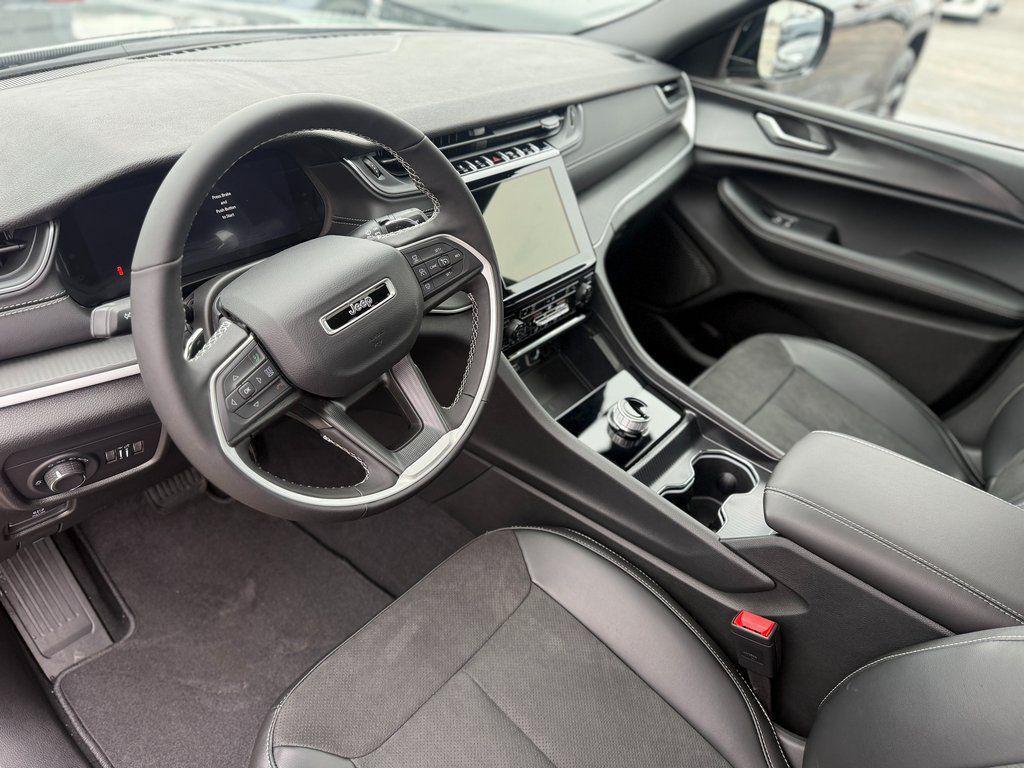 new 2025 Jeep Grand Cherokee car, priced at $42,928