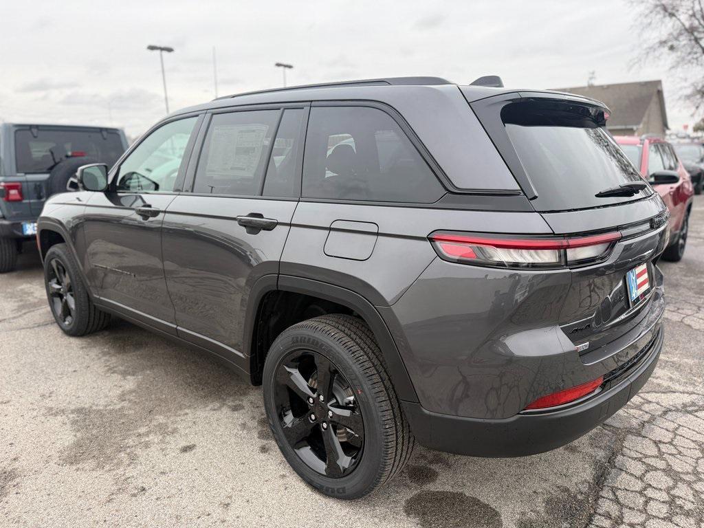 new 2025 Jeep Grand Cherokee car, priced at $43,528