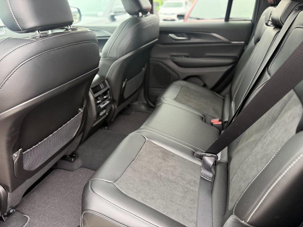 new 2025 Jeep Grand Cherokee car, priced at $43,528