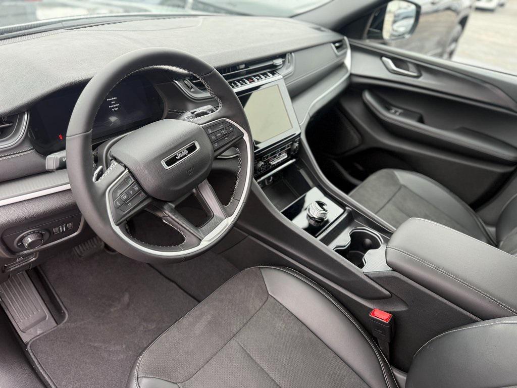 new 2025 Jeep Grand Cherokee car, priced at $43,528