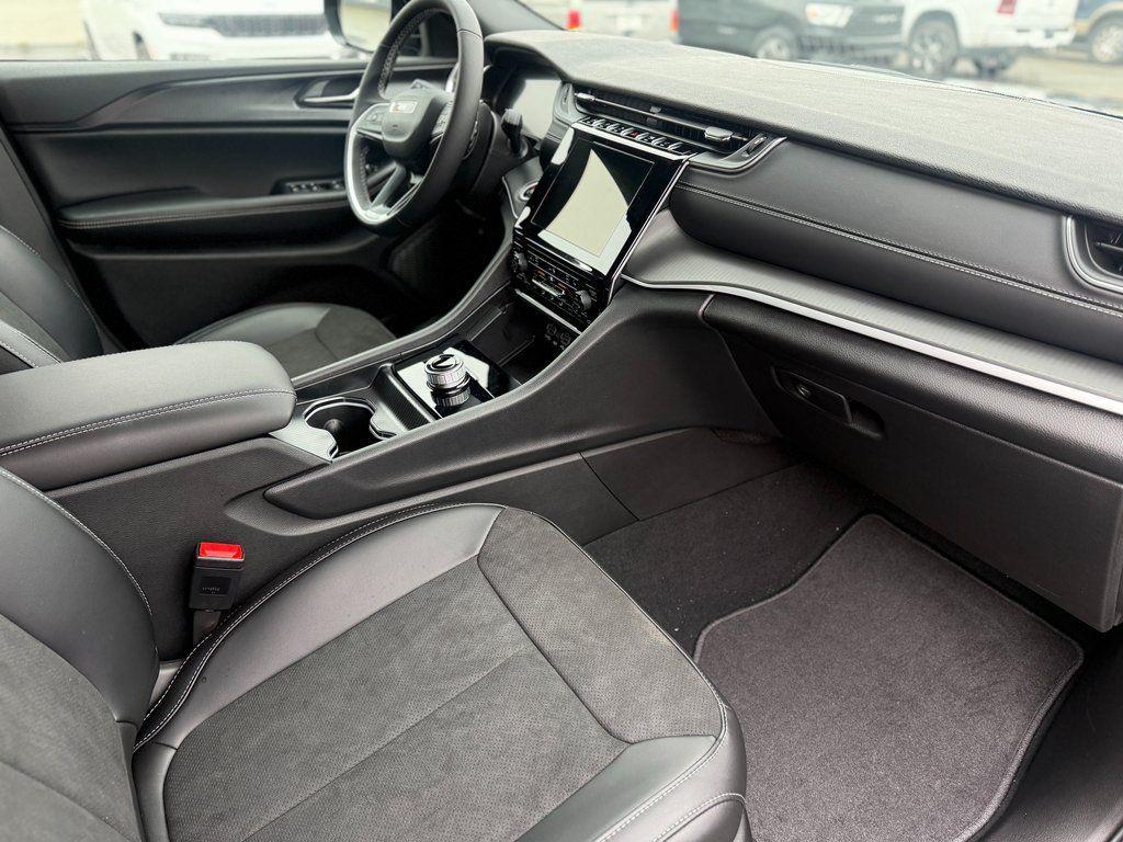 new 2025 Jeep Grand Cherokee car, priced at $42,928