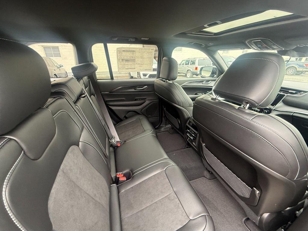 new 2025 Jeep Grand Cherokee car, priced at $43,528