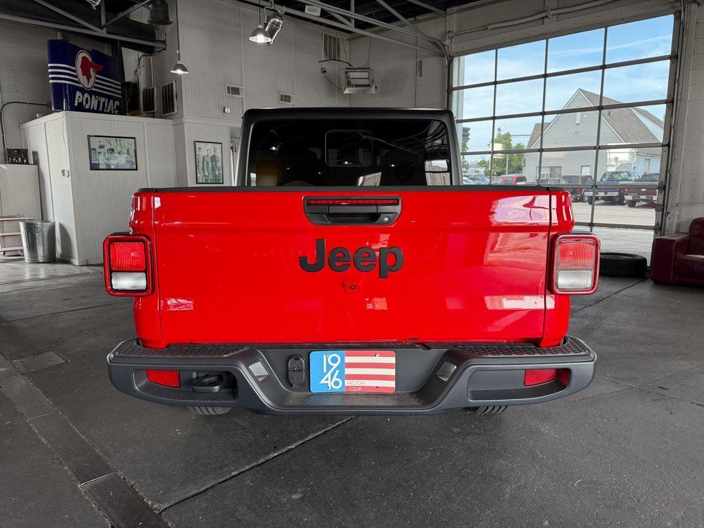 new 2025 Jeep Gladiator car, priced at $37,998