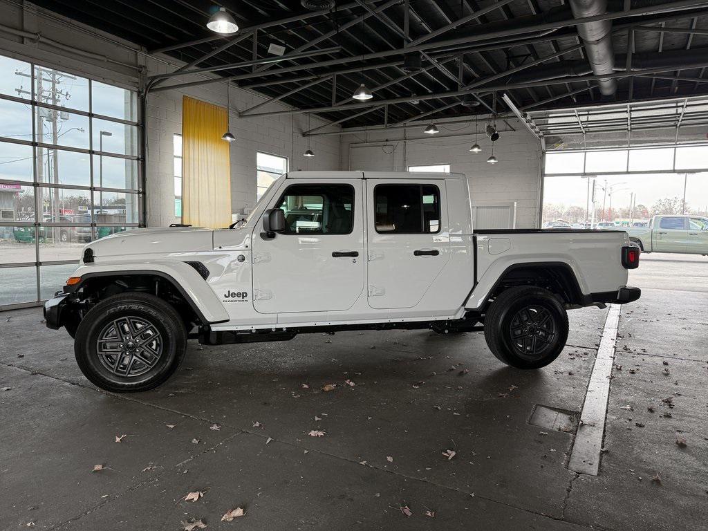 new 2026 Jeep Gladiator car, priced at $44,966