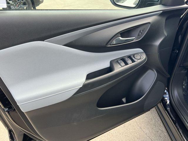 new 2025 Buick Envista car, priced at $20,926