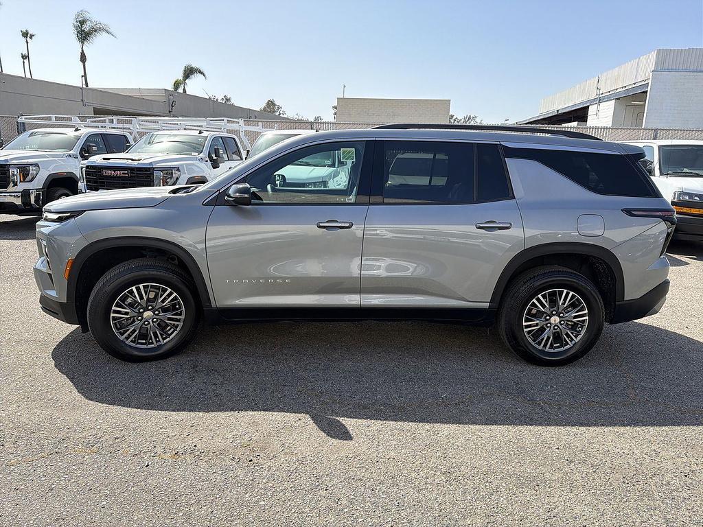 used 2025 Chevrolet Traverse car, priced at $35,997