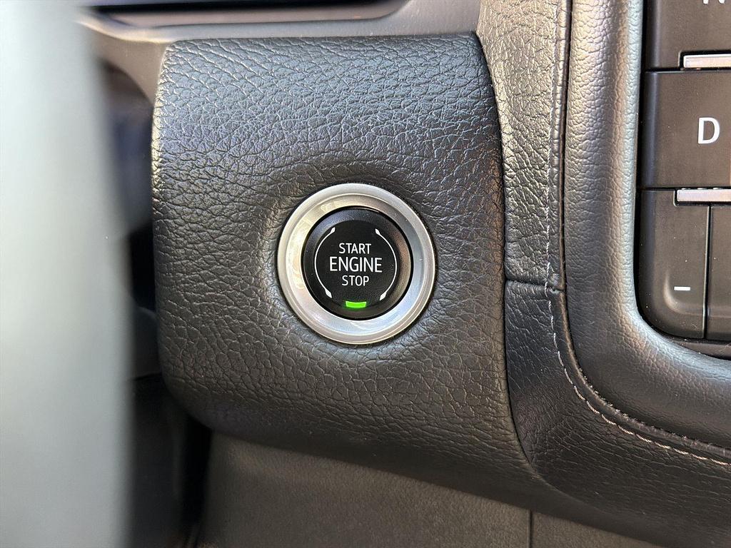 used 2024 GMC Yukon car, priced at $69,247