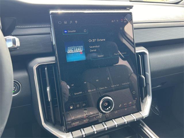 new 2025 GMC Acadia car, priced at $40,177