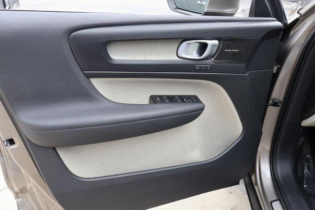 used 2020 Volvo XC40 car, priced at $19,500