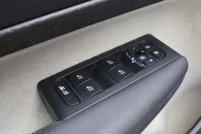 used 2020 Volvo XC40 car, priced at $19,500