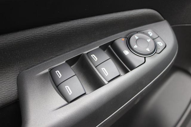 new 2025 Buick Envista car, priced at $25,280