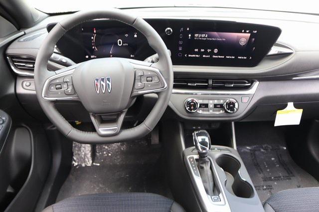 new 2025 Buick Envista car, priced at $25,280