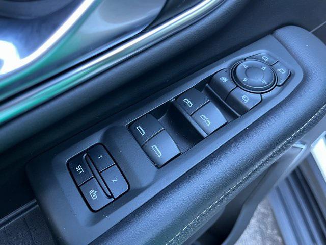 used 2022 GMC Yukon XL car, priced at $48,500