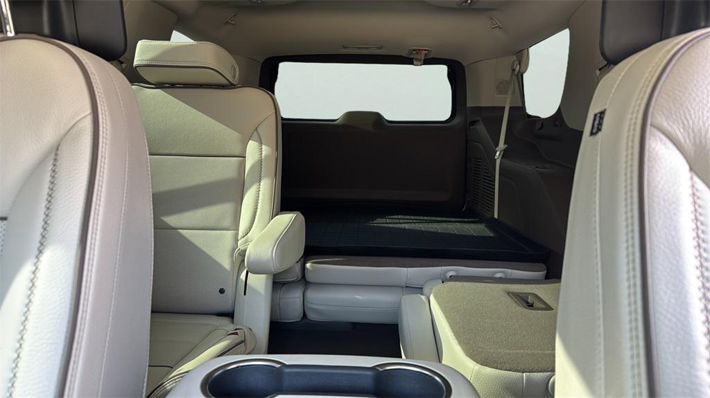 used 2024 GMC Yukon car, priced at $72,900