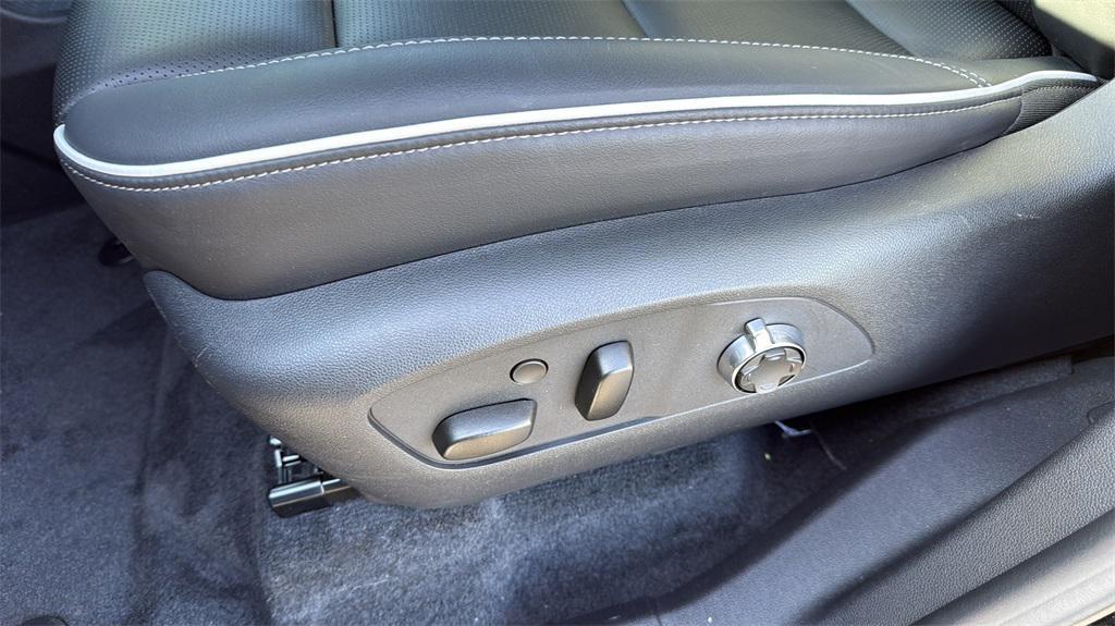 used 2025 Buick Enclave car, priced at $49,900