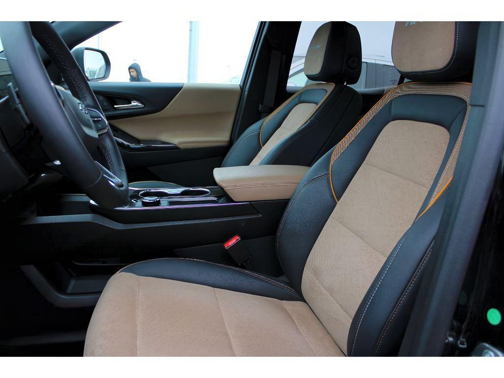 used 2025 Chevrolet Equinox car, priced at $31,999