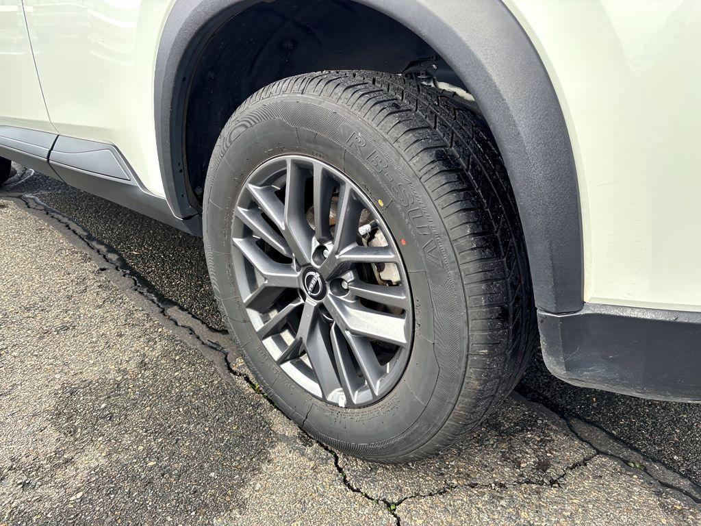 used 2024 Nissan Rogue car, priced at $21,999