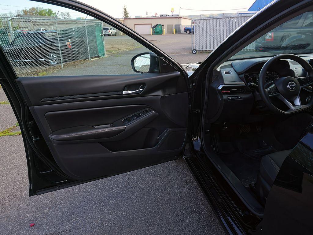 used 2025 Nissan Altima car, priced at $25,999