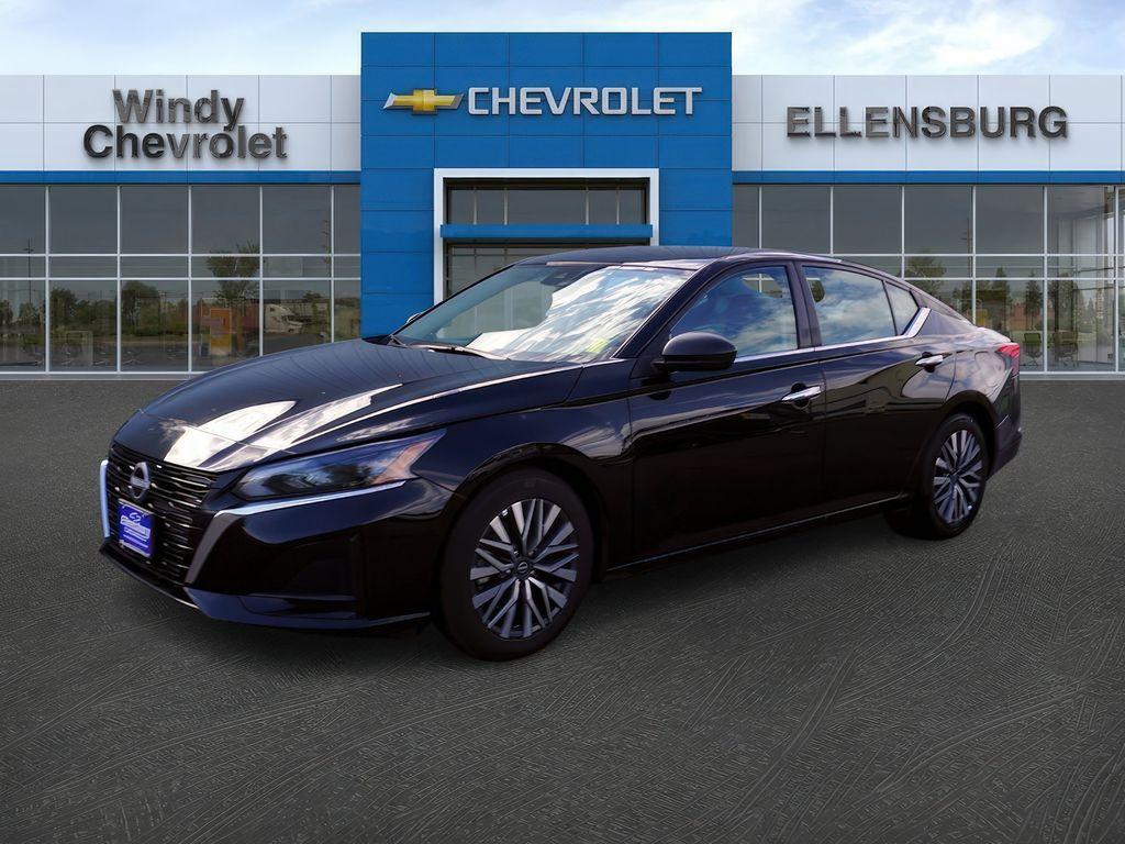 used 2025 Nissan Altima car, priced at $25,999
