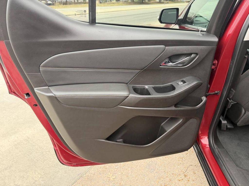 used 2021 Chevrolet Traverse car, priced at $17,495