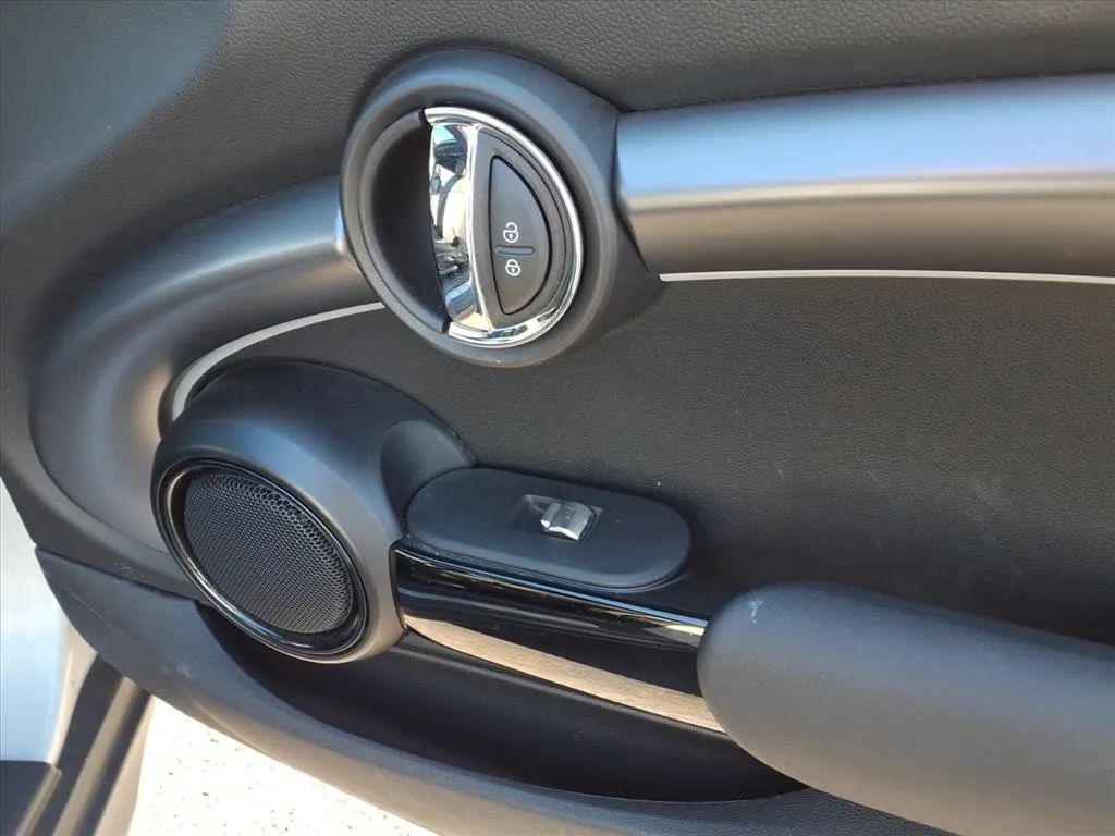 used 2023 MINI Hardtop car, priced at $21,900