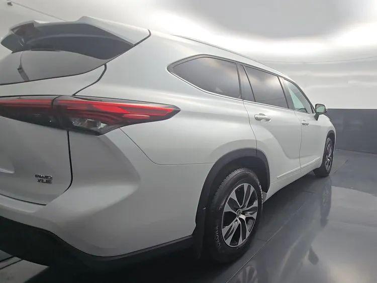 used 2022 Toyota Highlander car, priced at $30,995