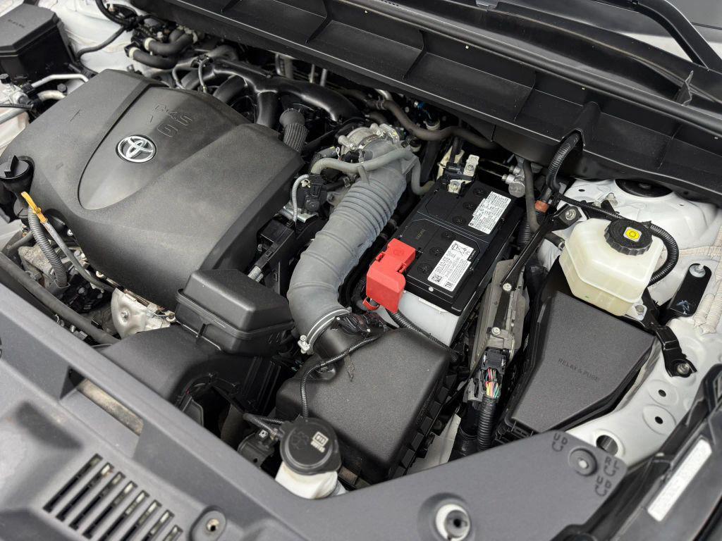 used 2022 Toyota Highlander car, priced at $30,995