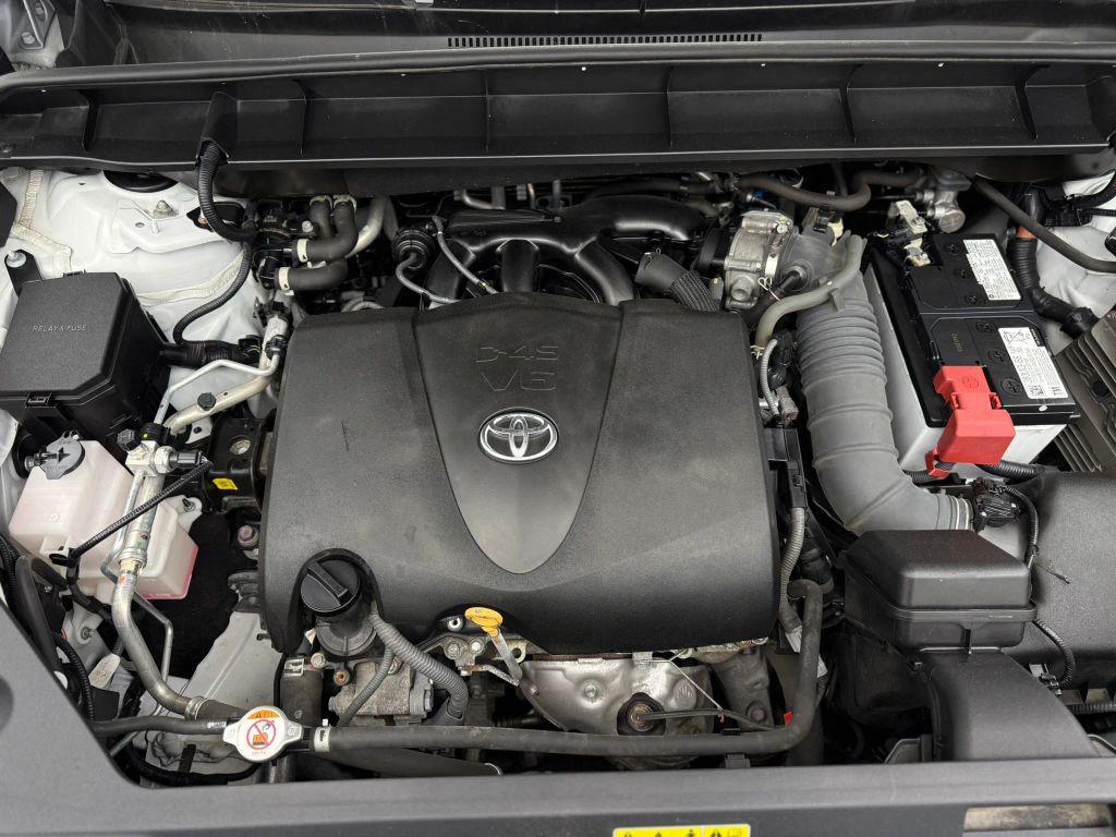 used 2022 Toyota Highlander car, priced at $30,995