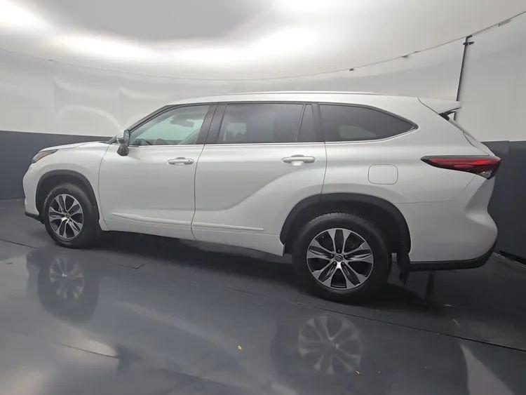 used 2022 Toyota Highlander car, priced at $30,995