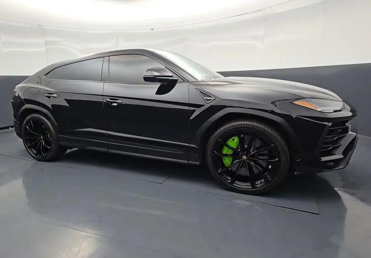 used 2022 Lamborghini Urus car, priced at $198,590