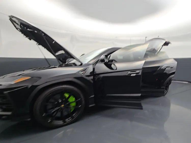 used 2022 Lamborghini Urus car, priced at $198,590
