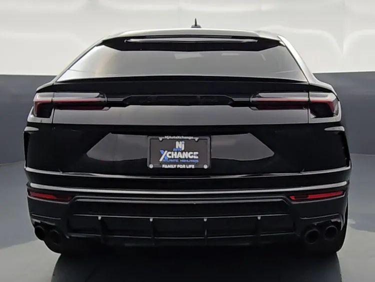 used 2022 Lamborghini Urus car, priced at $198,590