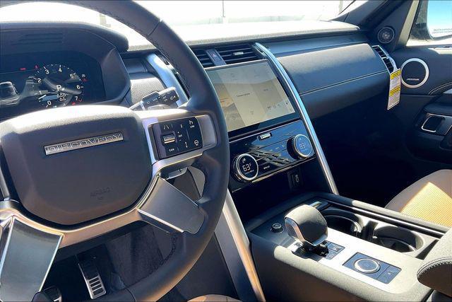 new 2026 Land Rover Discovery car, priced at $77,226