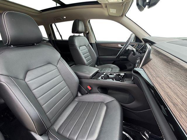 used 2025 Volkswagen Atlas car, priced at $37,125