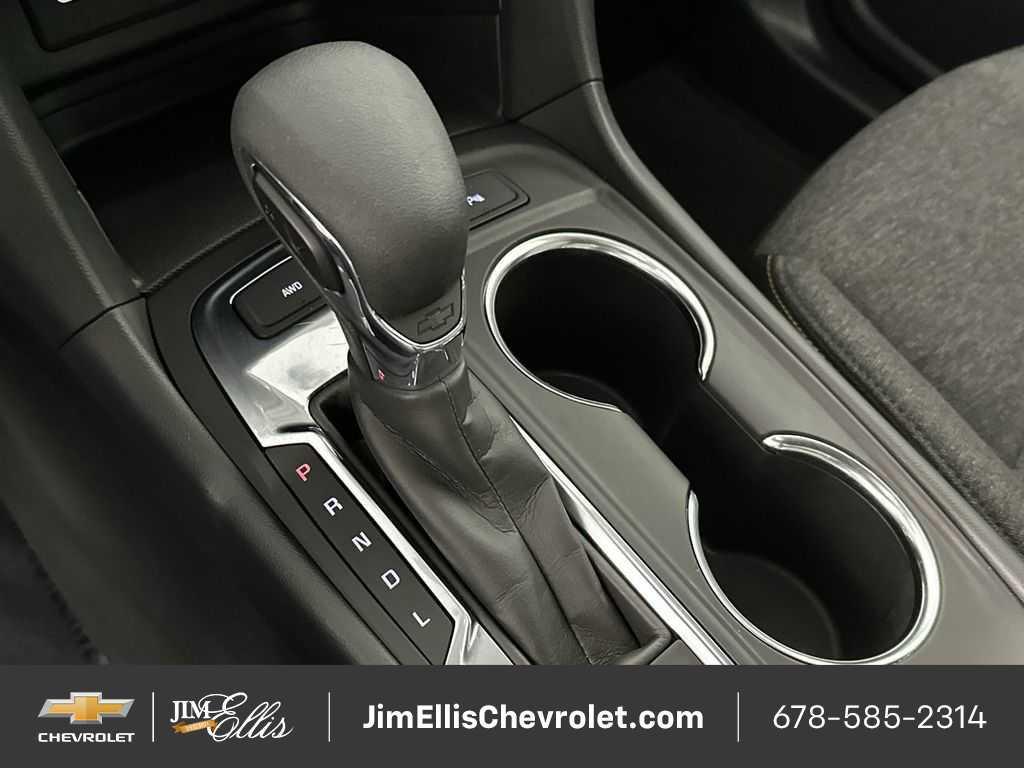 used 2024 Chevrolet Equinox car, priced at $21,400