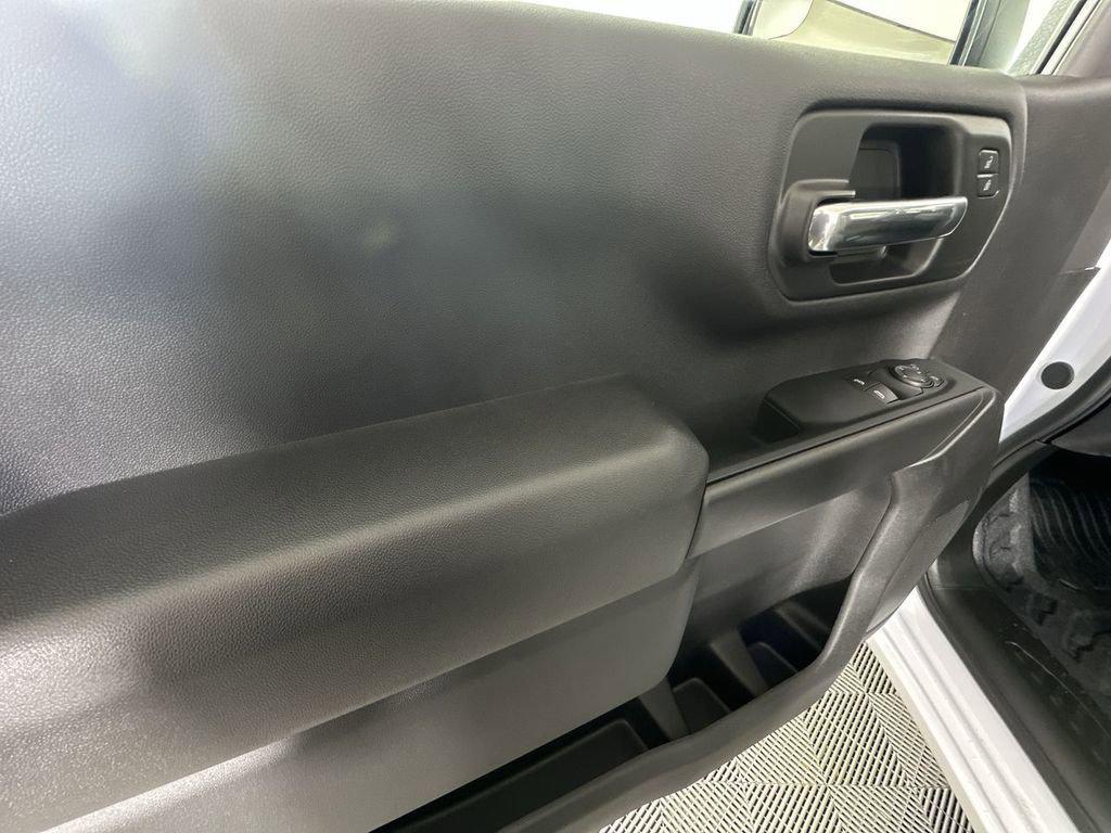 new 2026 Chevrolet Silverado 1500 car, priced at $33,680