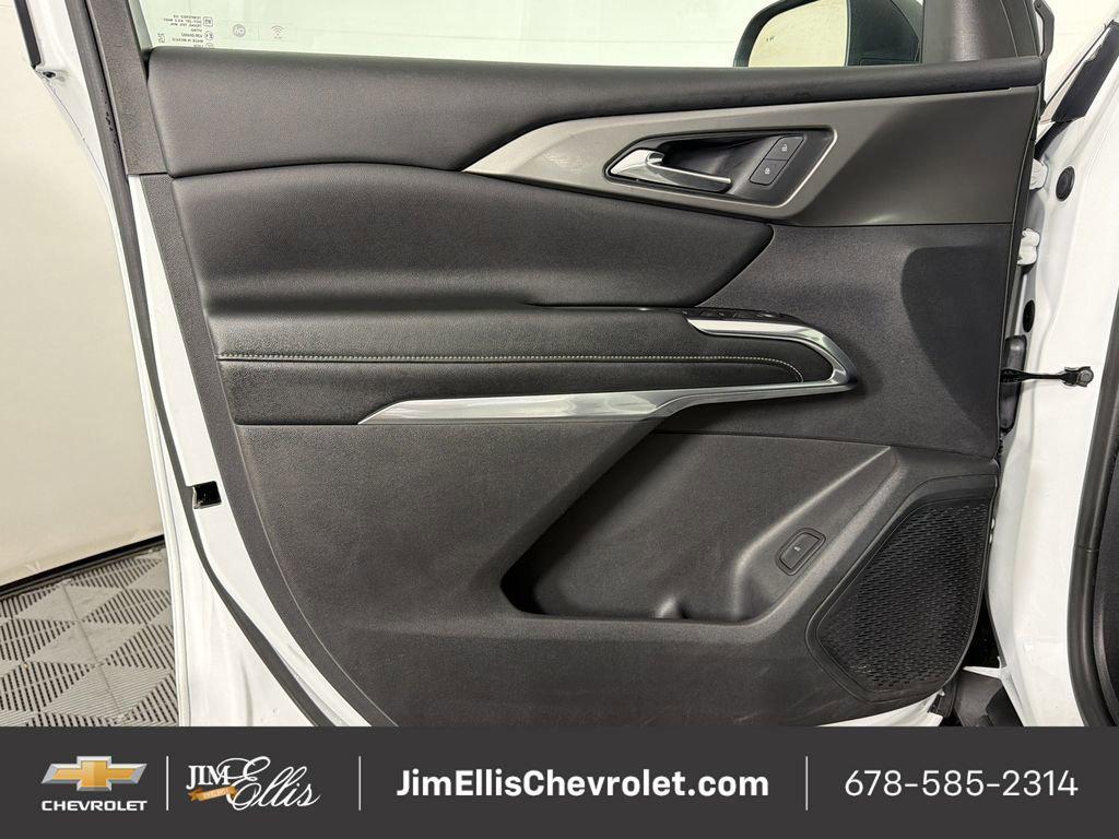 used 2024 Chevrolet Traverse car, priced at $33,046