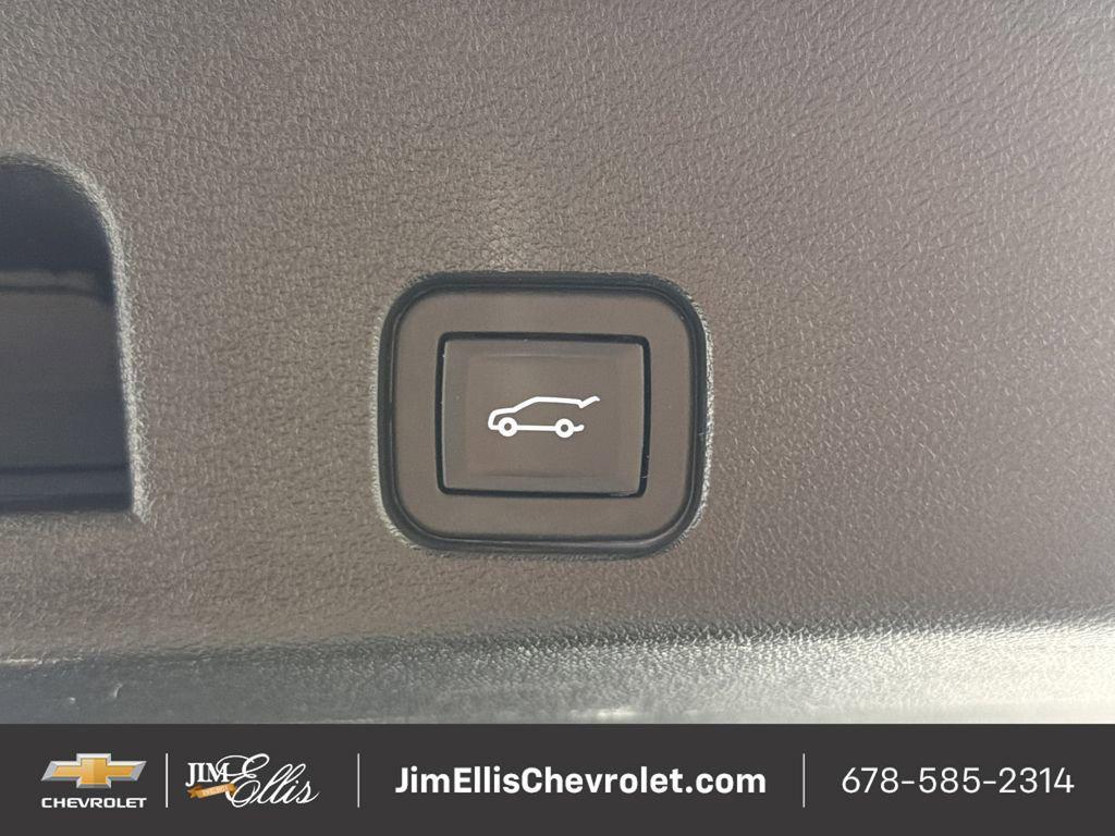 used 2024 Chevrolet Traverse car, priced at $33,046