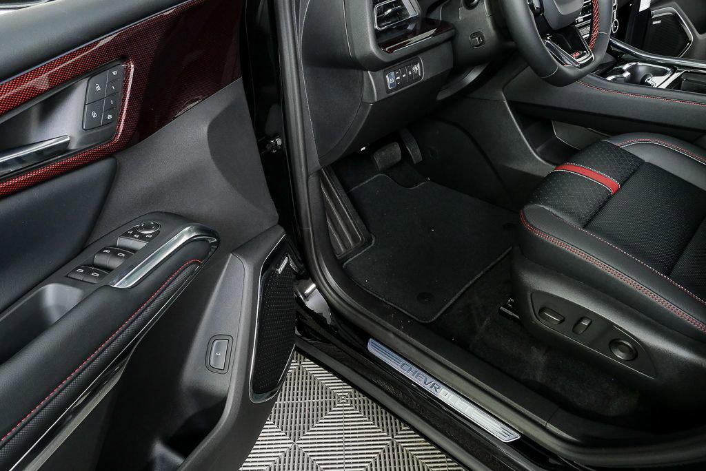 new 2026 Chevrolet Traverse car, priced at $58,220