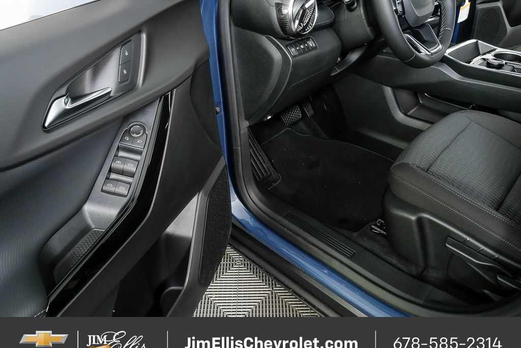 new 2026 Chevrolet Equinox car, priced at $27,495